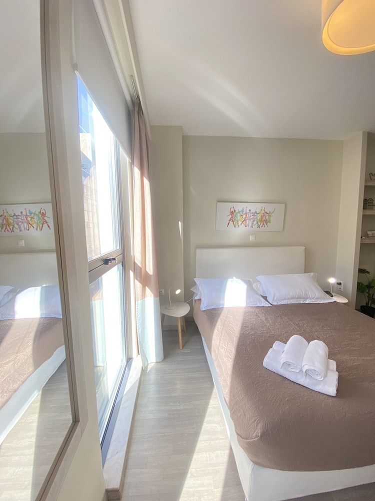 Tins Hotel City 11/50