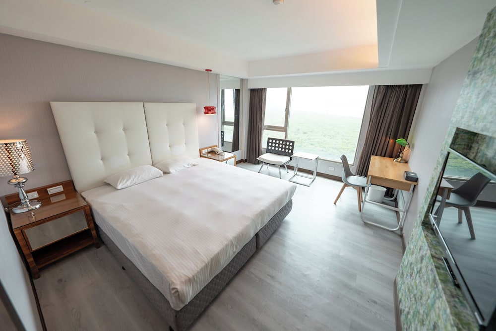 DELUXE, DOUBLE BED