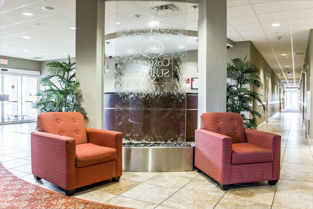 Comfort Suites Palm Bay - Melbourne 12/52