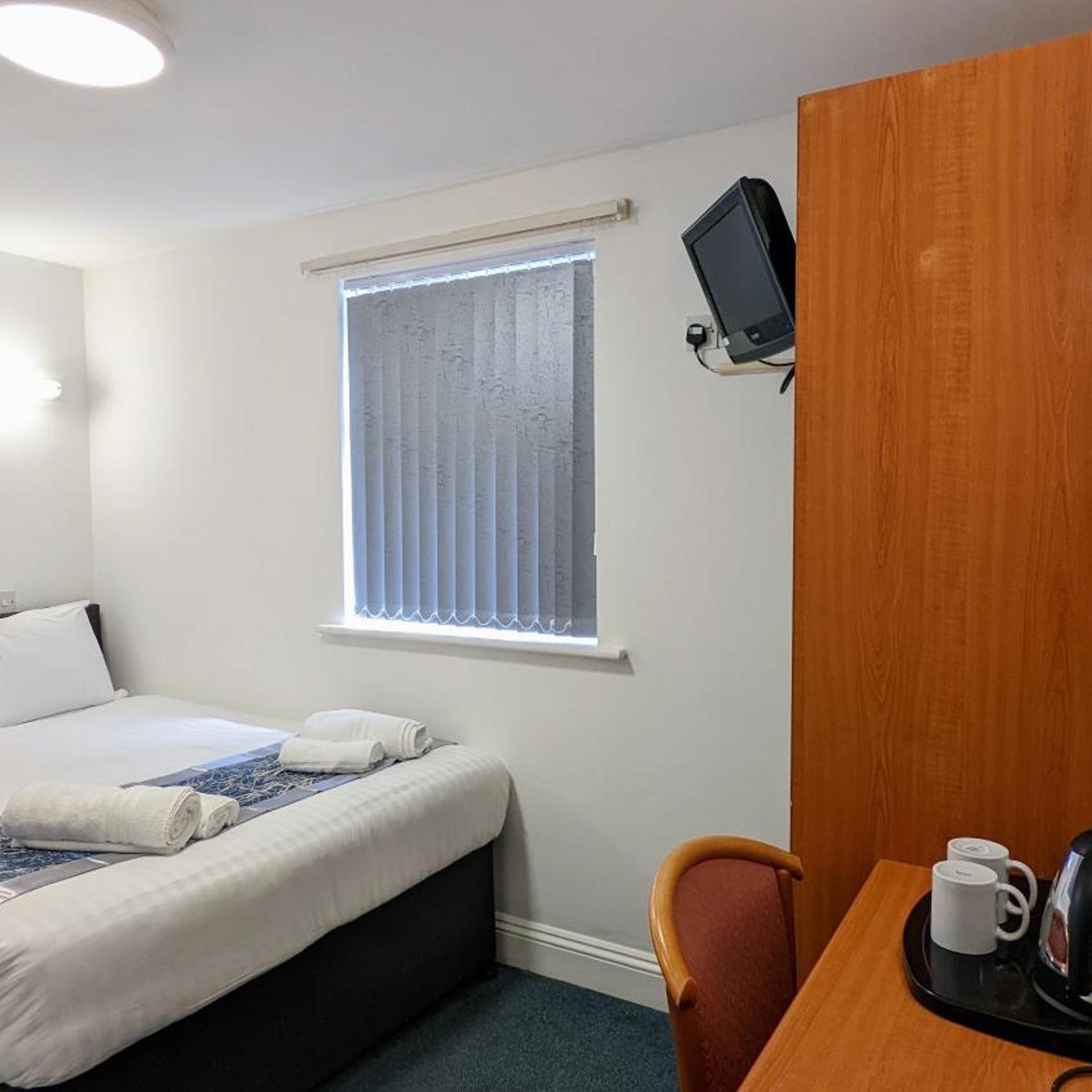 Shepiston Lodge Heathrow 10/14