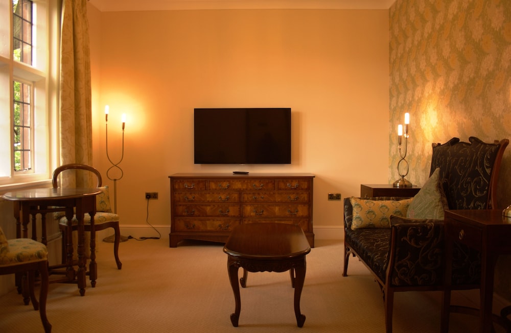 Best Western Plough & Harrow Hotel 30/49