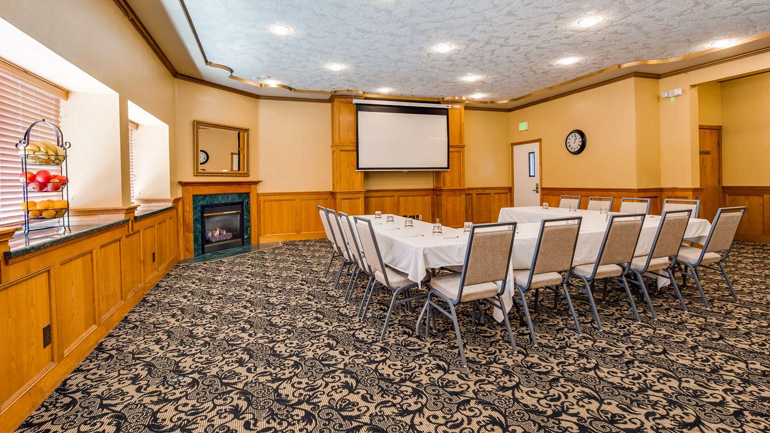 Best Western Plus Bayshore Inn 12/17