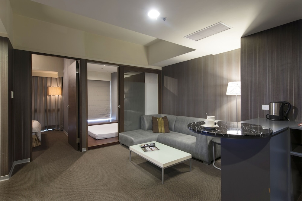 The Galerie Hotel 47/47