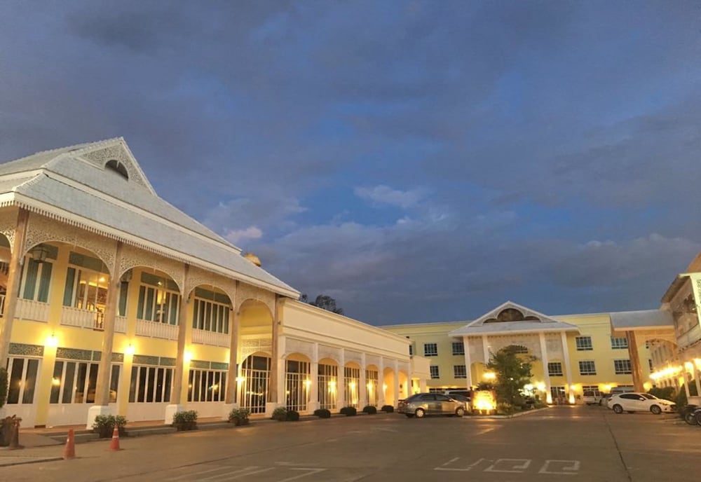 Amonruk Hotel 2 4/40