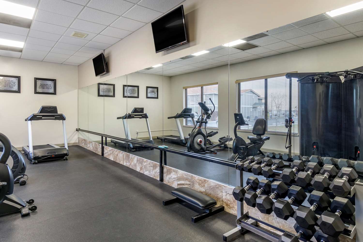 Best Western Plus Lake Front Hotel 29/51