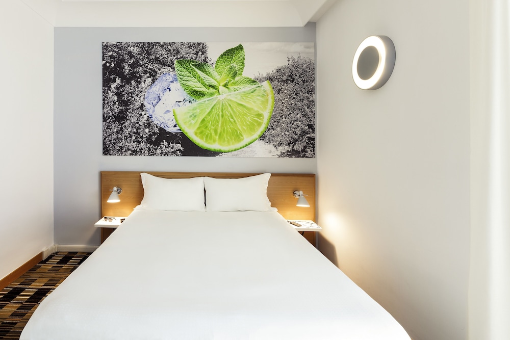 IBIS STYLES NAPOLI GARIBALDI 18/66