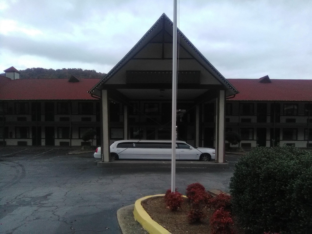 Americas Best Value Inn Helen 1/9