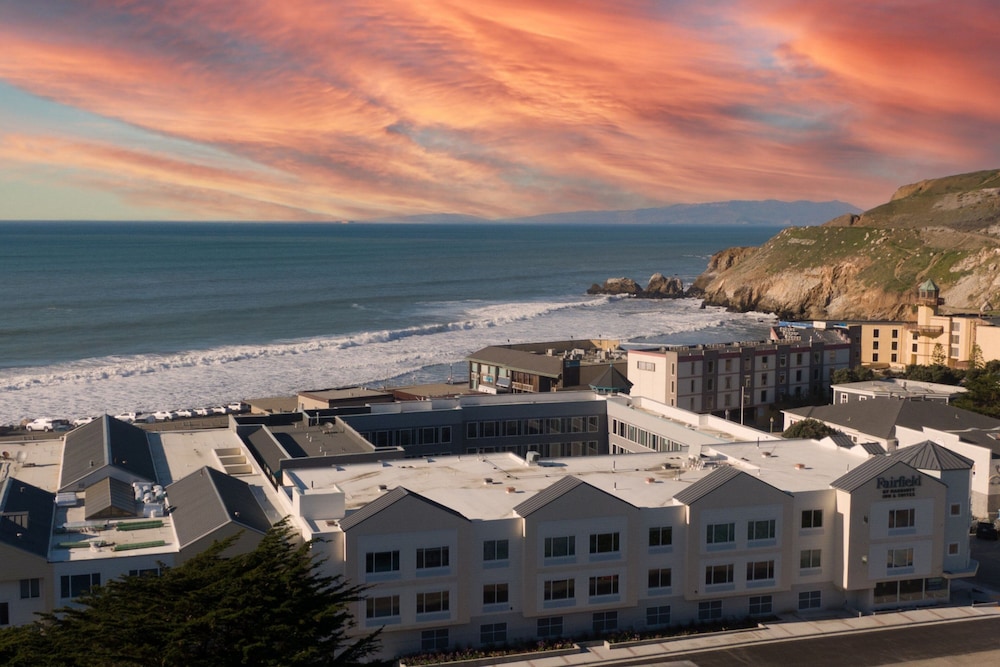 Fairfield Inn And Suites By Marriott San Francisco Pacifica Ex Holiday Inn Express Hotel Suites 42/50