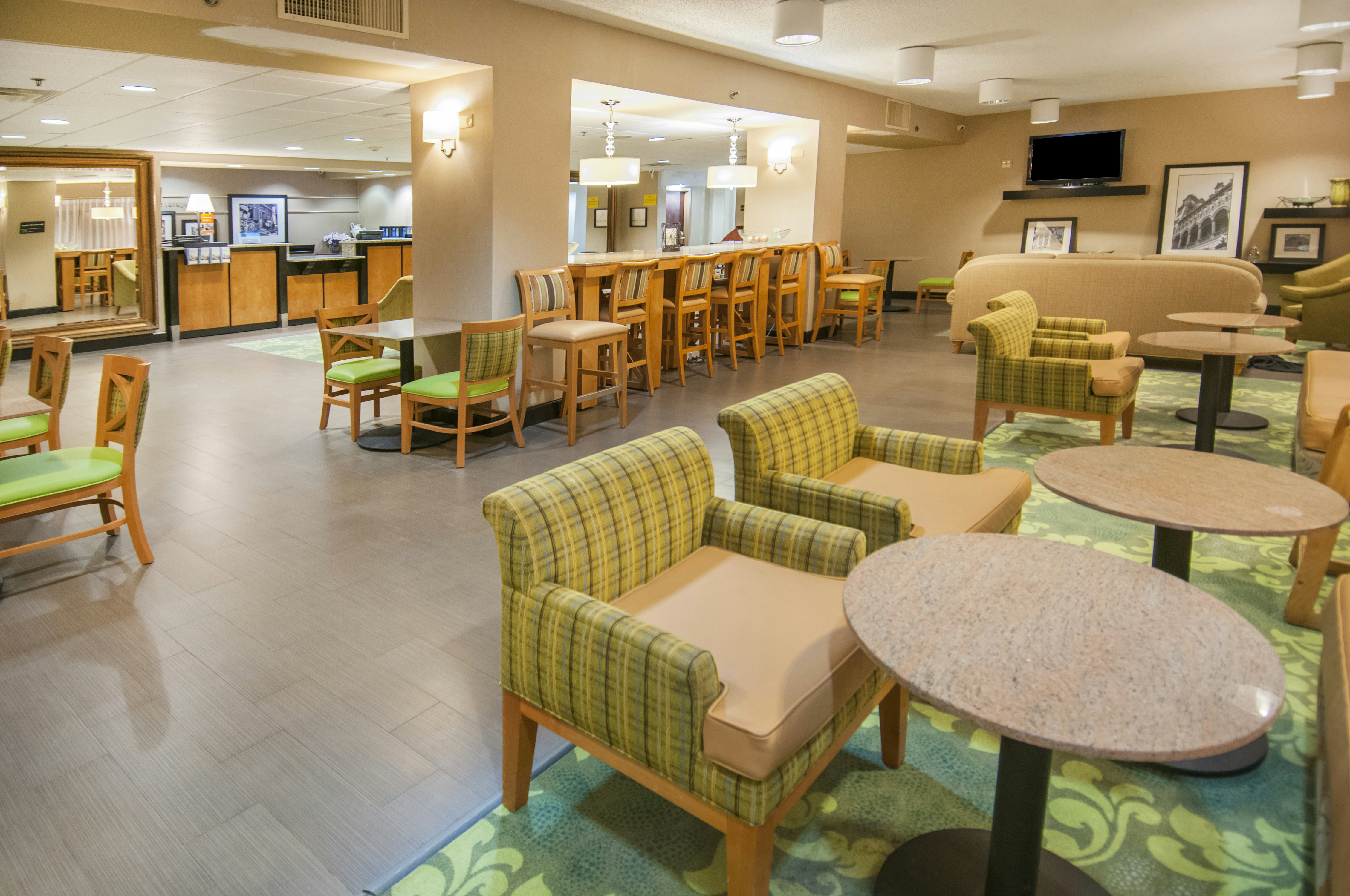 Hampton Inn Lafayette LA 16/34