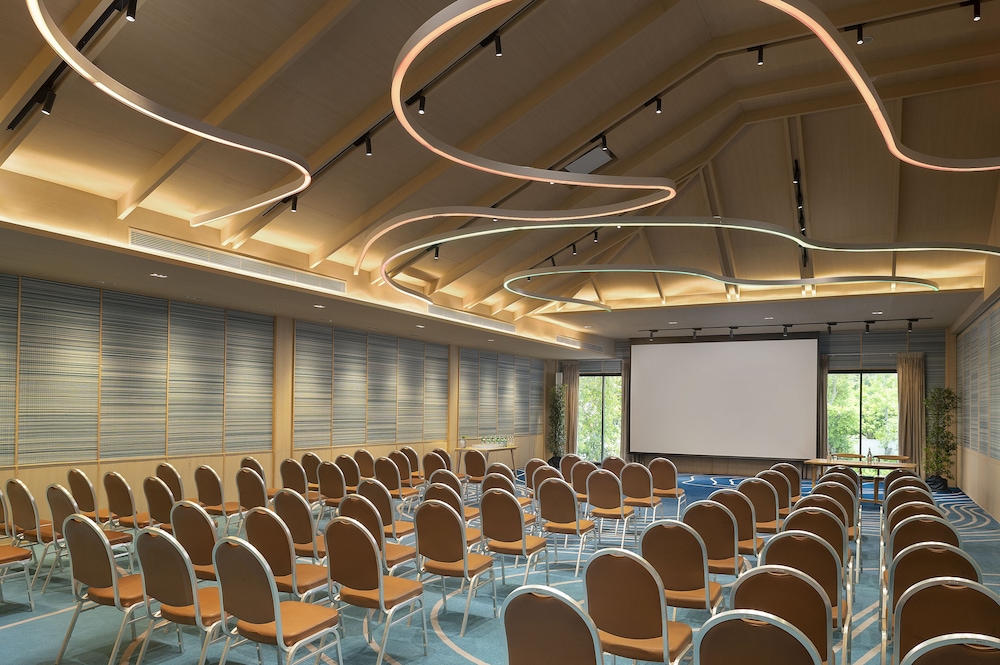 Mercure Rayong Lomtalay Villas and Resort 35/46
