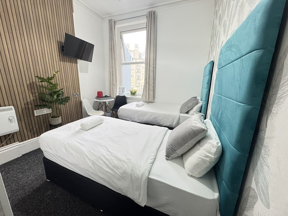 غرفة قياسية بسريرين منفصلين، OYO Marine Parade Hotel Eastbourne Pier 2/10