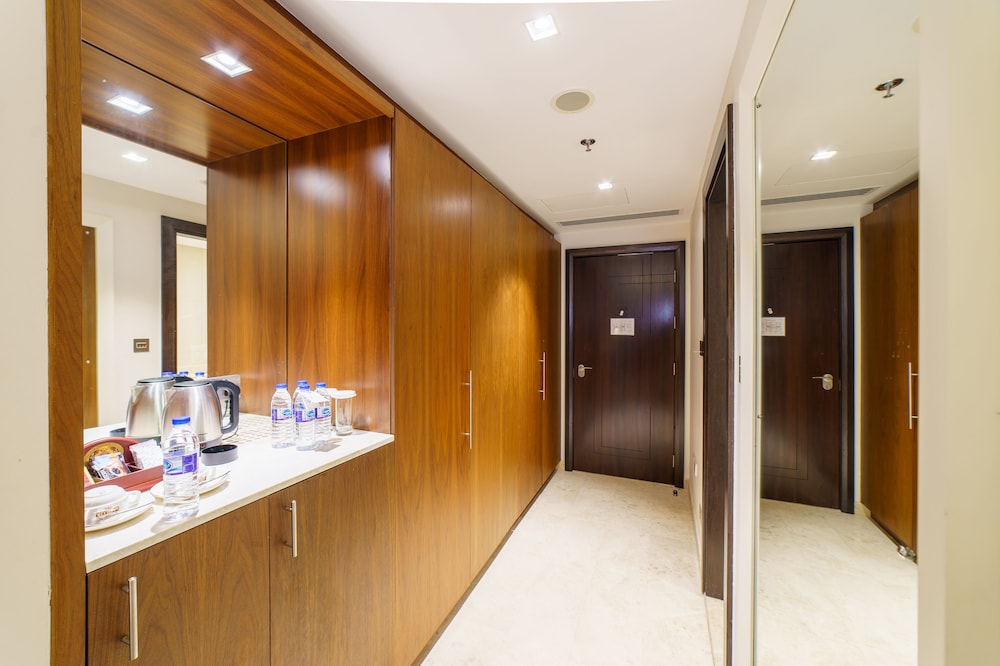 Lobby at Radisson Hotel Muscat Panorama, MUSCAT