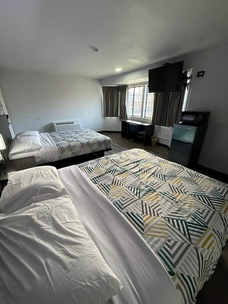 Motel6 Enfield, CT - Hartford 32/57