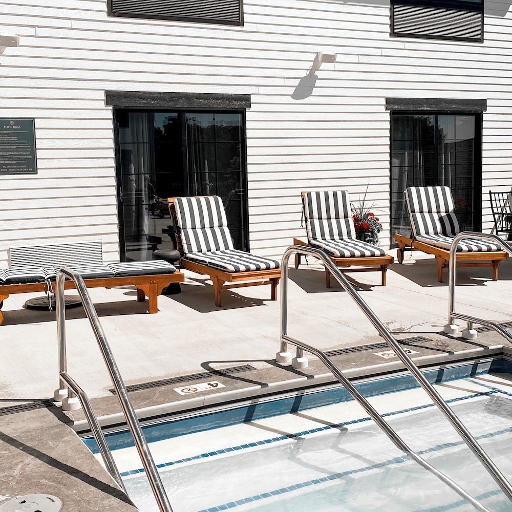The Inn Hotel Lake Okoboji, Ascend Hotel Collection 25/50