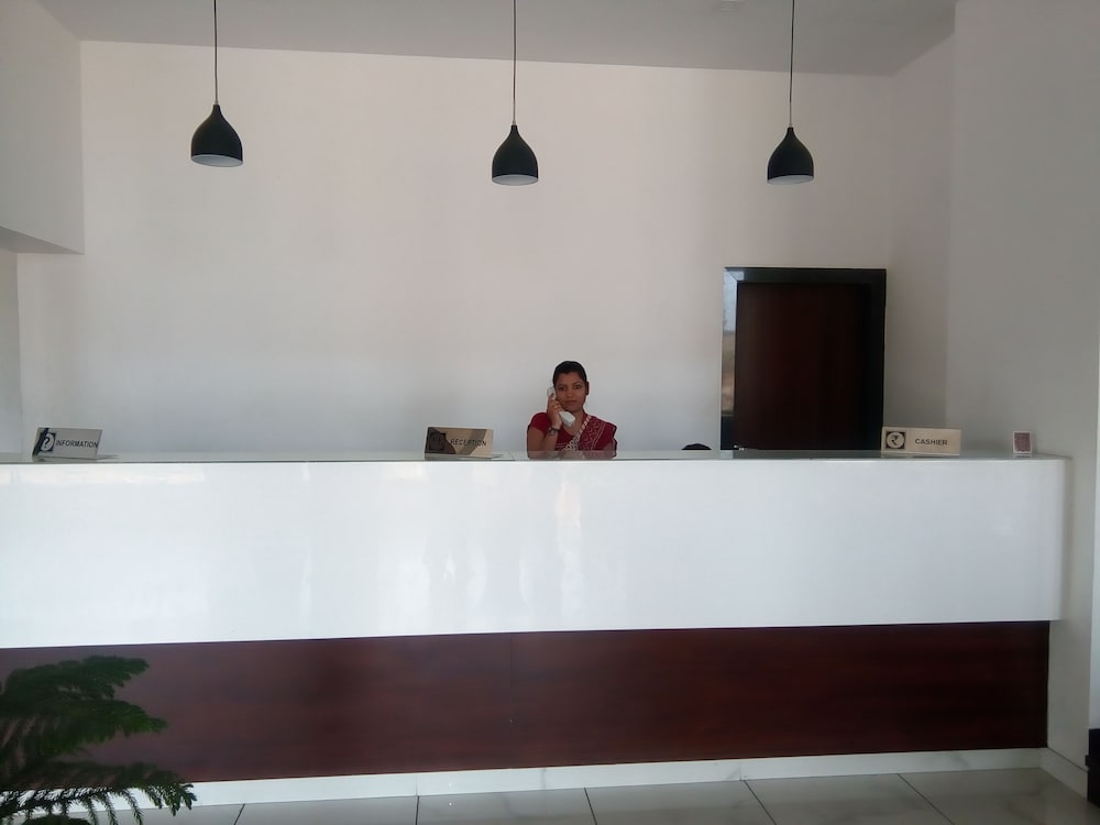 Crimson Park Shripriya Hotel 3/32