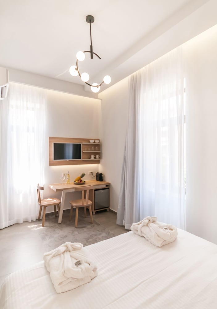 Epavli Boutique Hotel 16/65