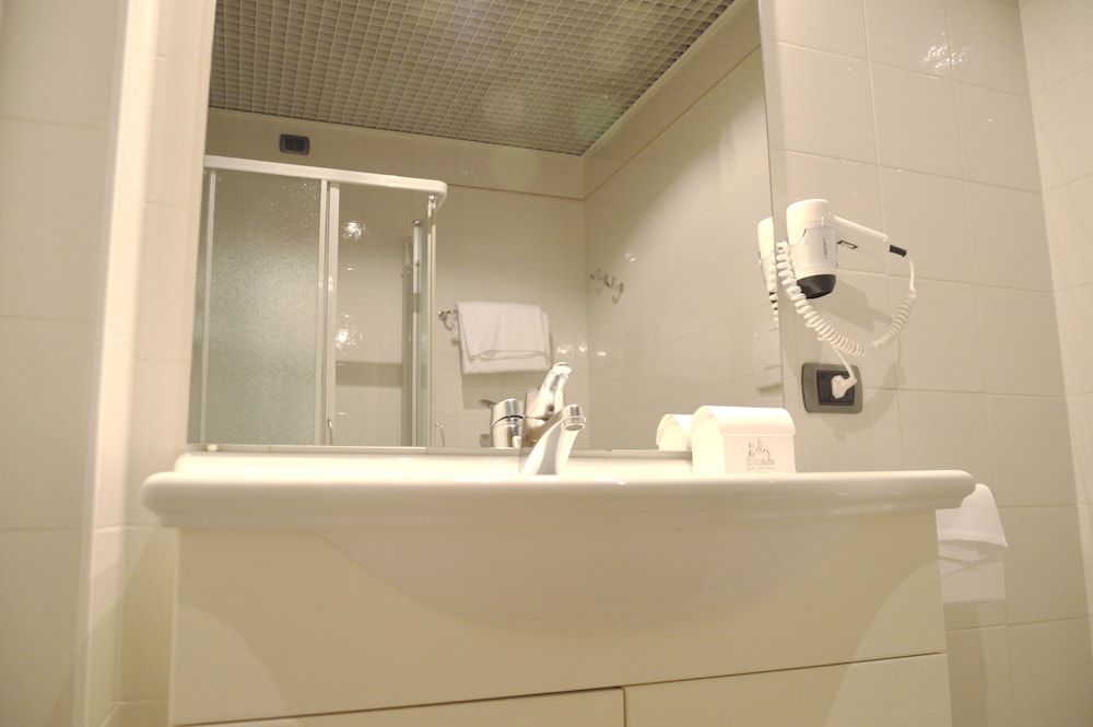 Hotel Donatello 10/63