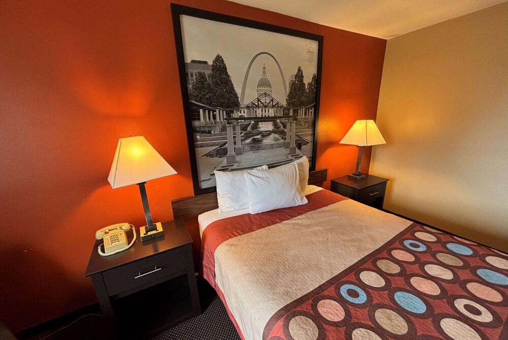 Super 8 by Wyndham Du Quoin 14/23