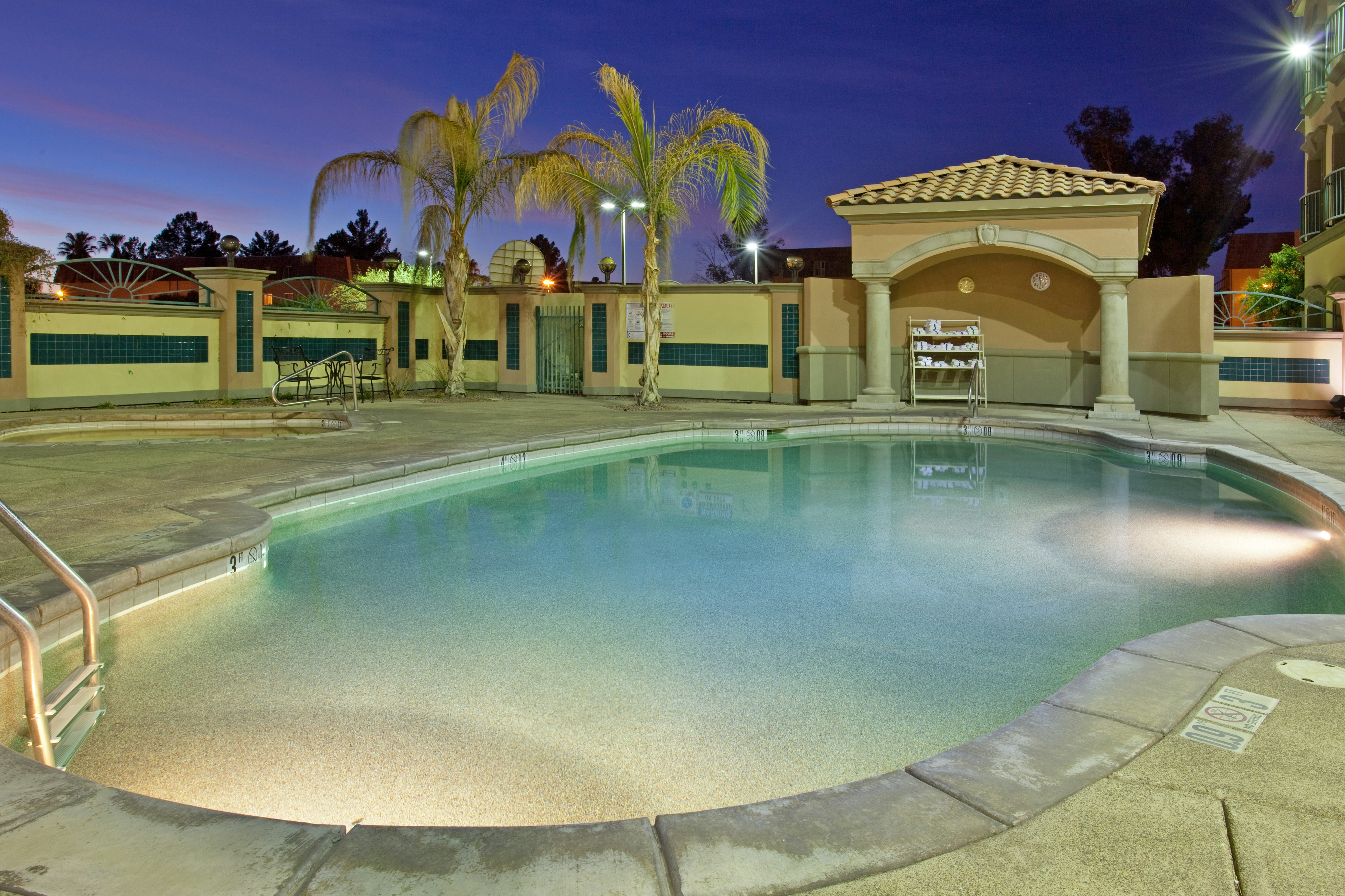 Holiday Inn Express Hotel Suites Tucson Mall 9/72