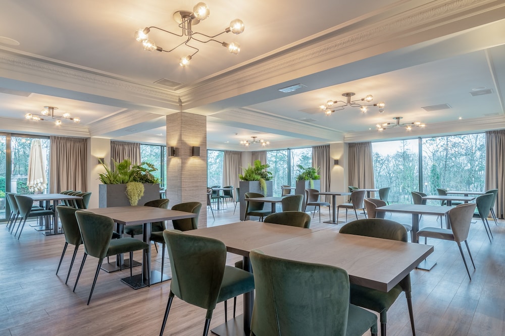 Fletcher Hotel-Restaurant De Hunzebergen 53/66