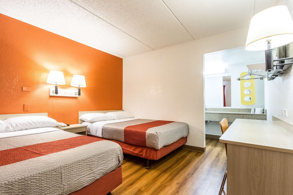 Motel6 Tempe, AZ – Phoenix Airport – Priest Dr 28/43