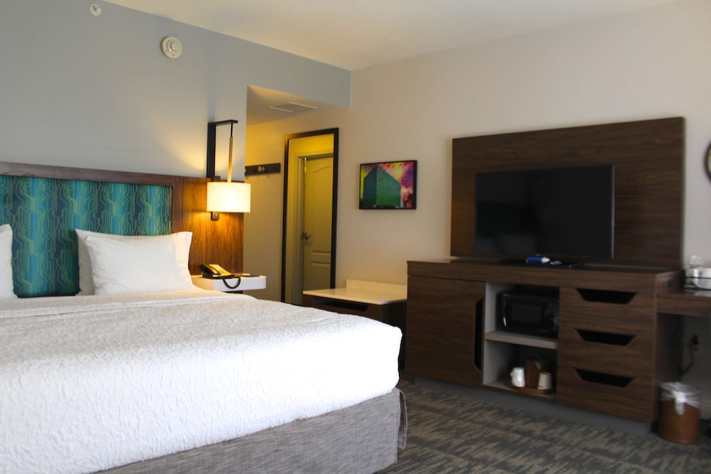 Hampton Inn and Suites Sarasota/Bradenton-Airport 14/68