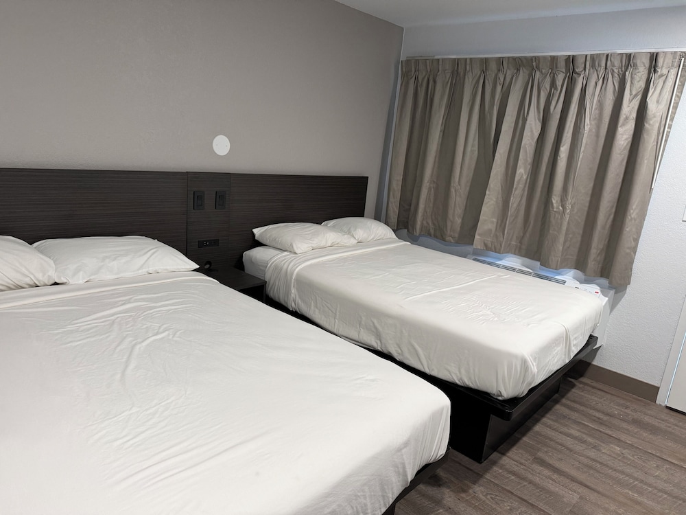 Motel6 Yreka, CA 24/62