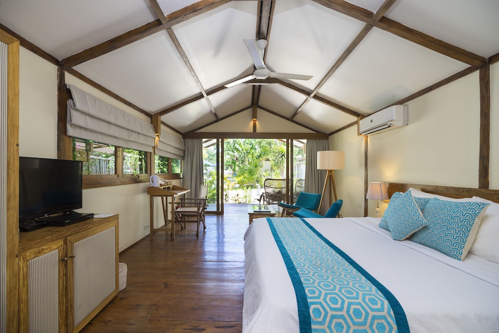 SUPERIOR, DOUBLE OR TWIN BED