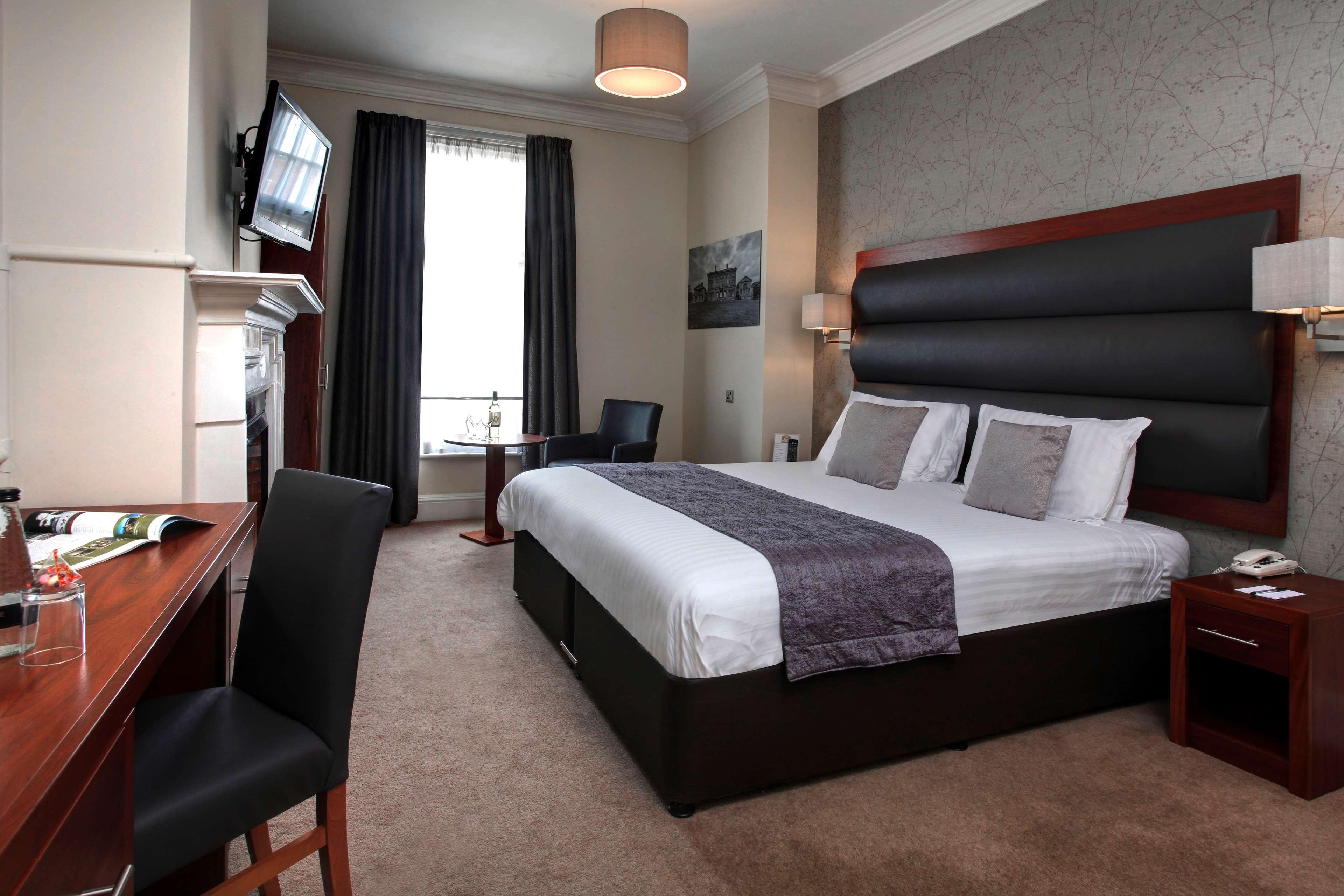 The Lion Hotel 15/45
