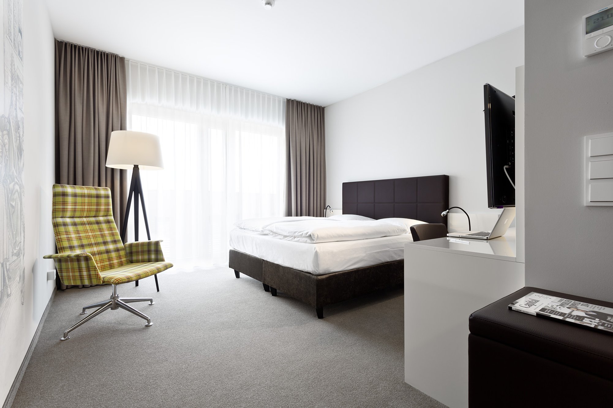 Hotel 47 6/42