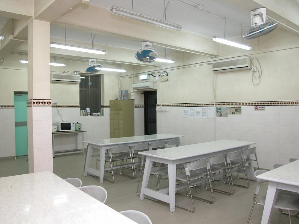 YHA Ngong Ping SG Davis Youth Hostel (Lantau Island) 36/50