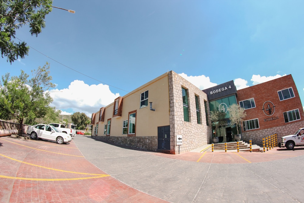 Valenciana Midway Inn 38/50