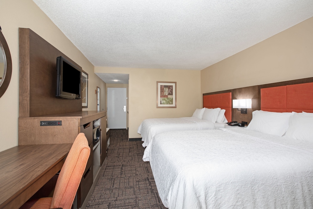 HAMPTON INN JONESBORO 11/39