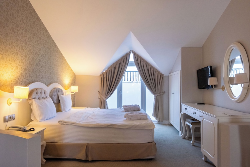 PRESIDENTIAL, SUITE, INDOOR JETTED TUB