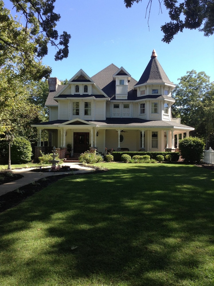 The Victoria B & B 6/71