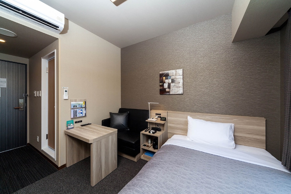 Hotel Route-Inn Tsuyama Ekimae 12/26