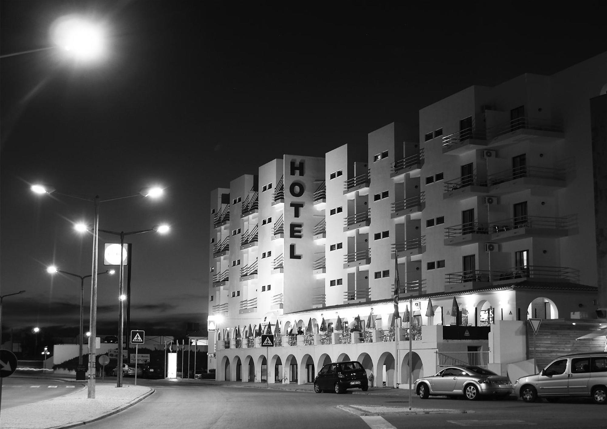 THE FOZ Beach Hotel 2/50