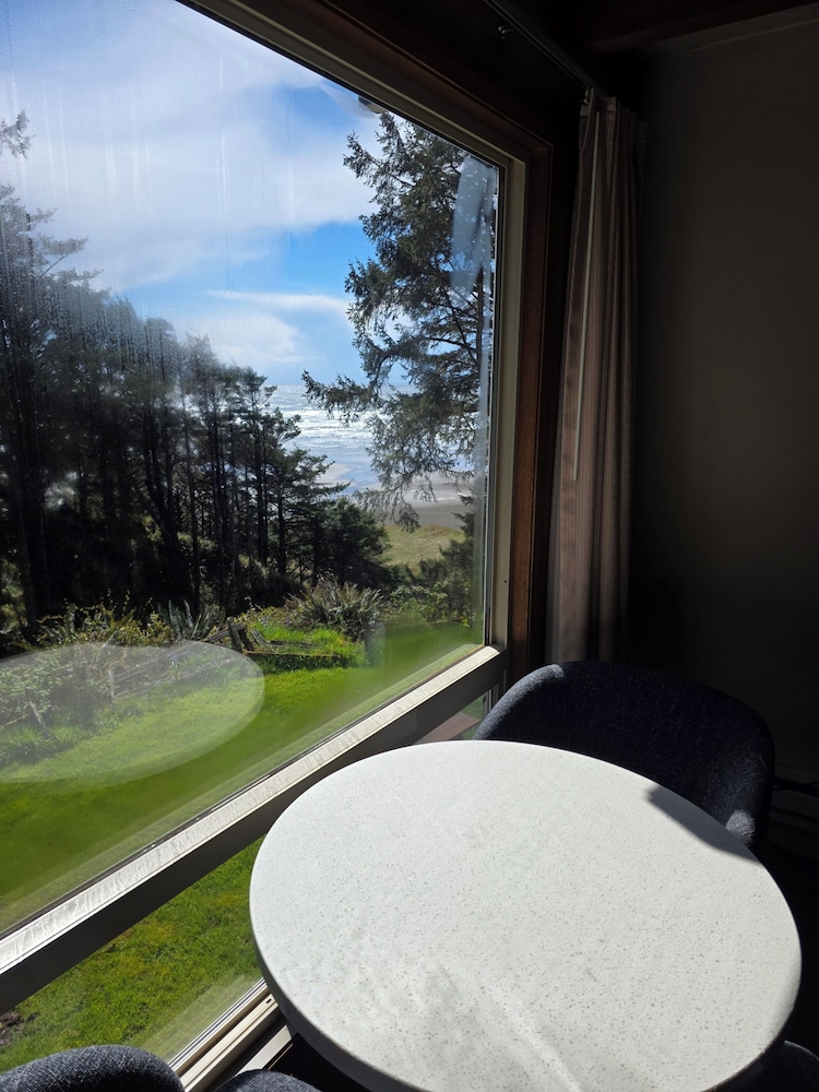 Ocean Crest Resort 25/50