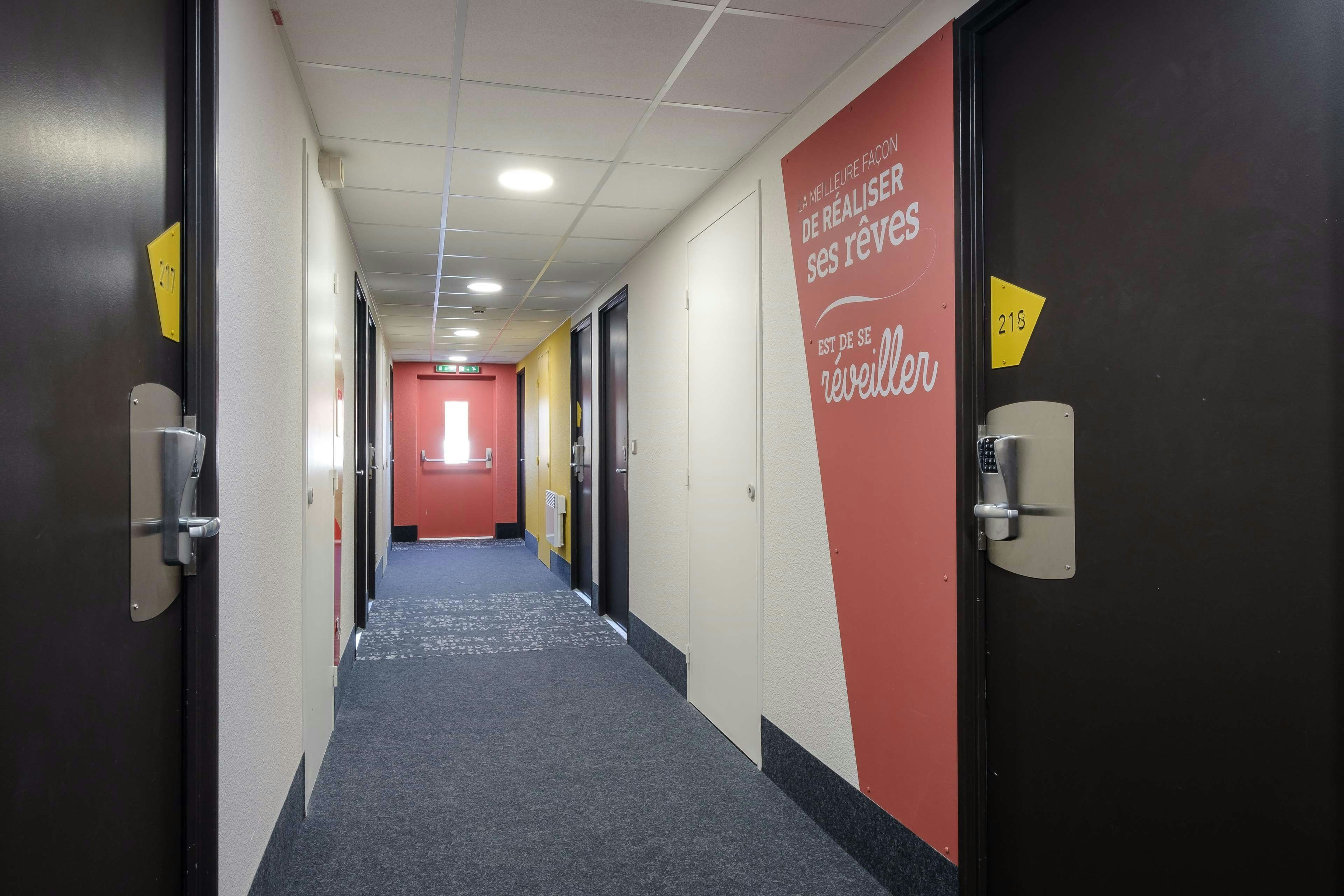 B&B Hotel Calais Centre Saint-Pierre 12/23