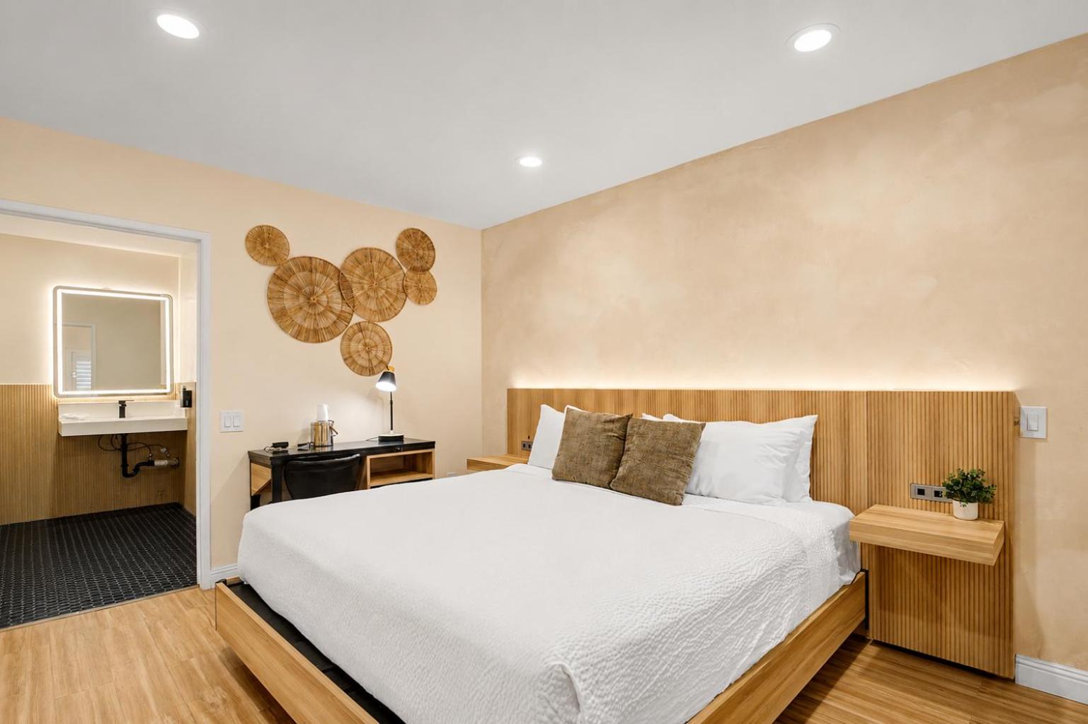 The Beverly House by AGA - Beverly Hills 7/18