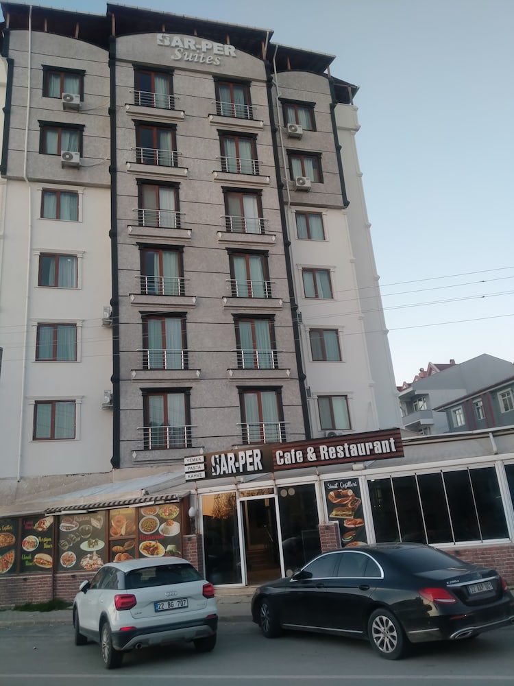 Sar-Per Suites & Hotel 28/31