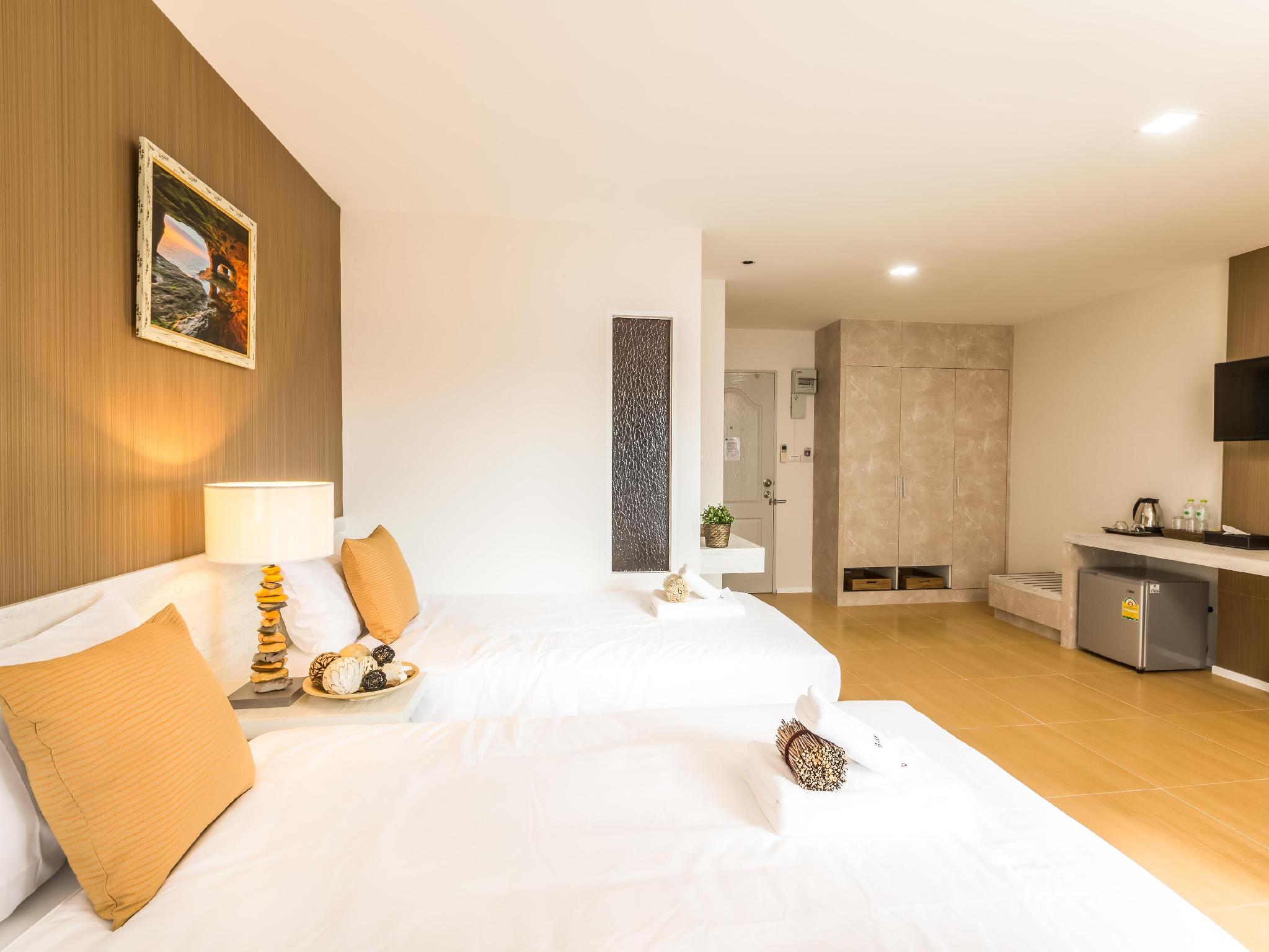 Deluxe, Twin Beds
