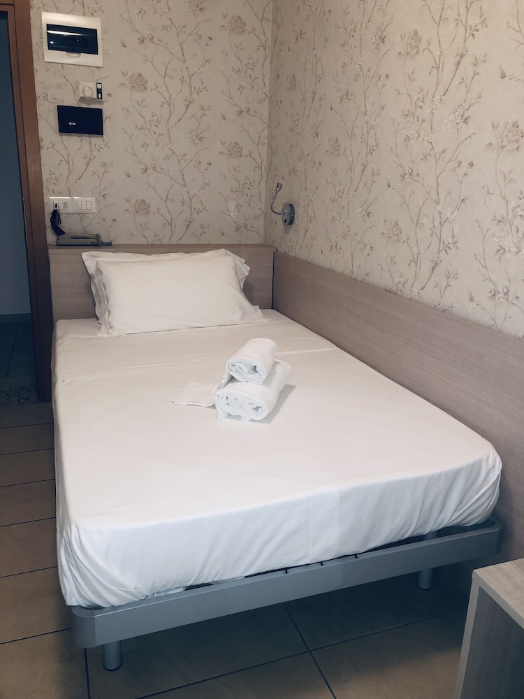 ECONOMY, SINGLE BED