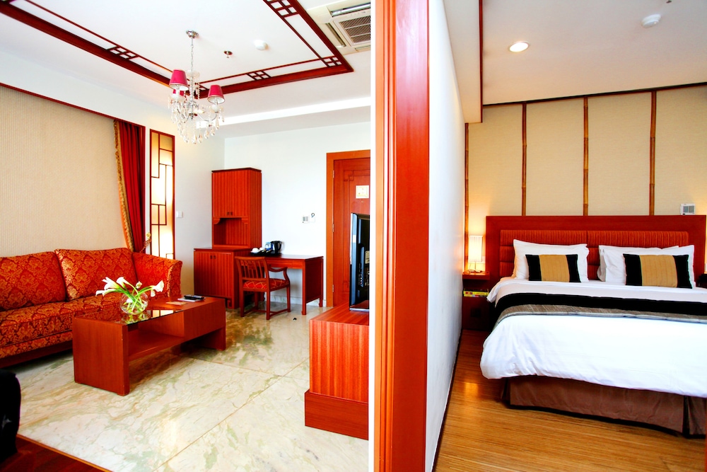 Amos Cozy Hotel 33/66