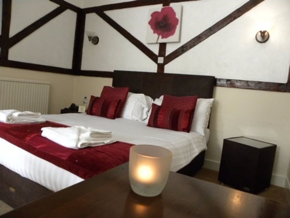 The Crown Hotel 30/32