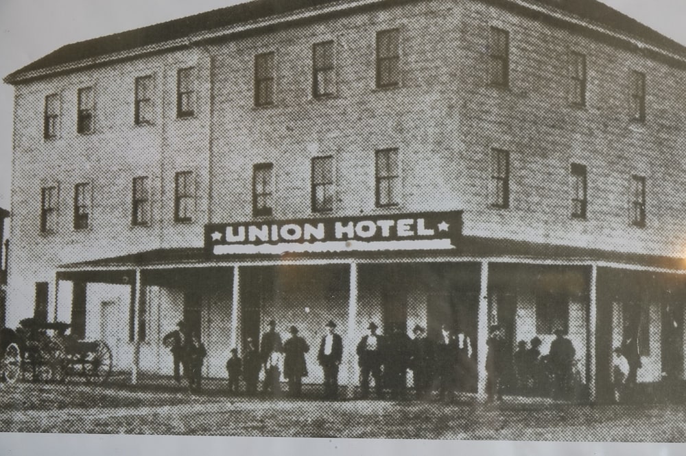 Union Hotel 1/50