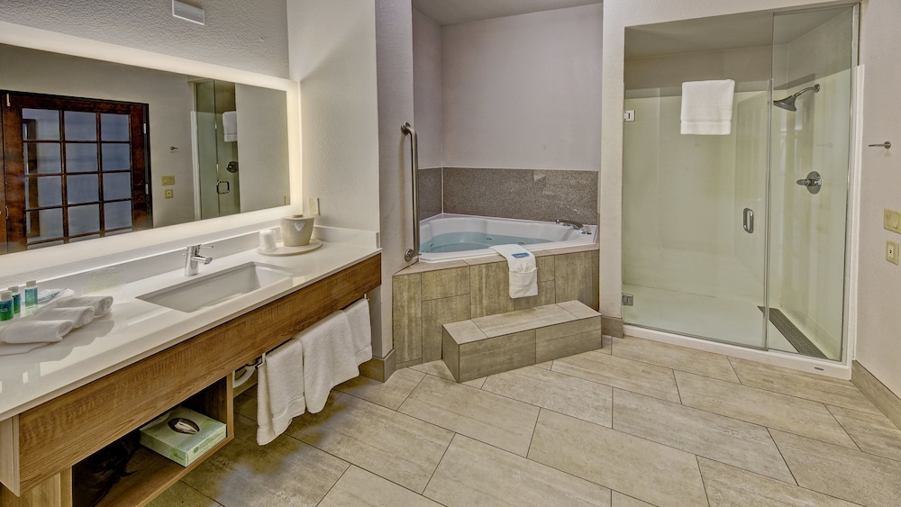 Holiday Inn Express & Suites Corsicana I-45 15/68