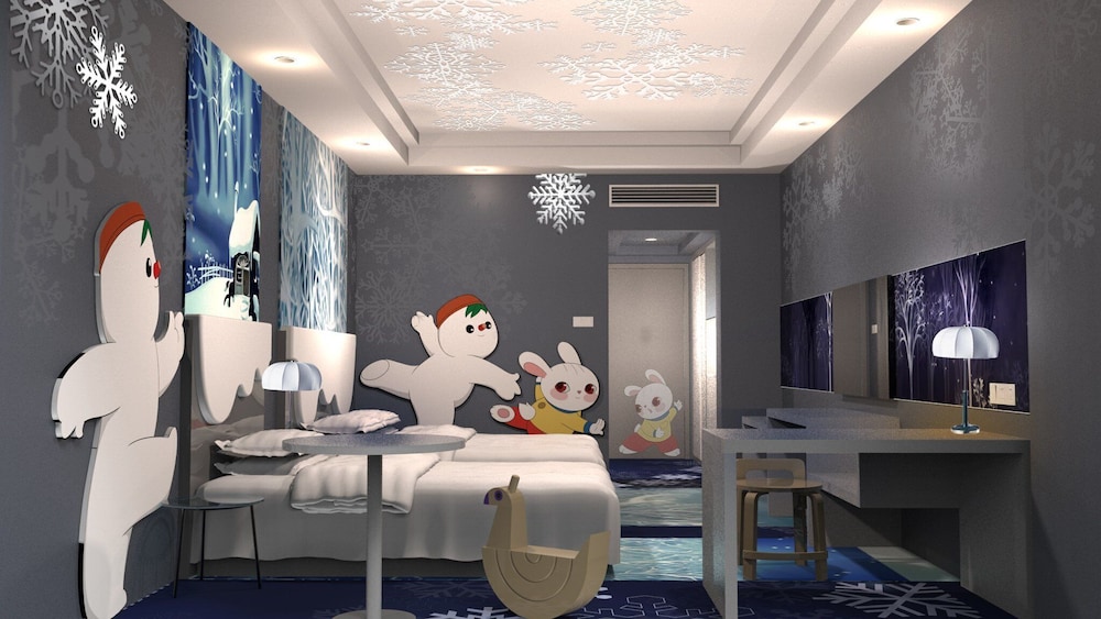 Crowne Plaza Shanghai 65/83