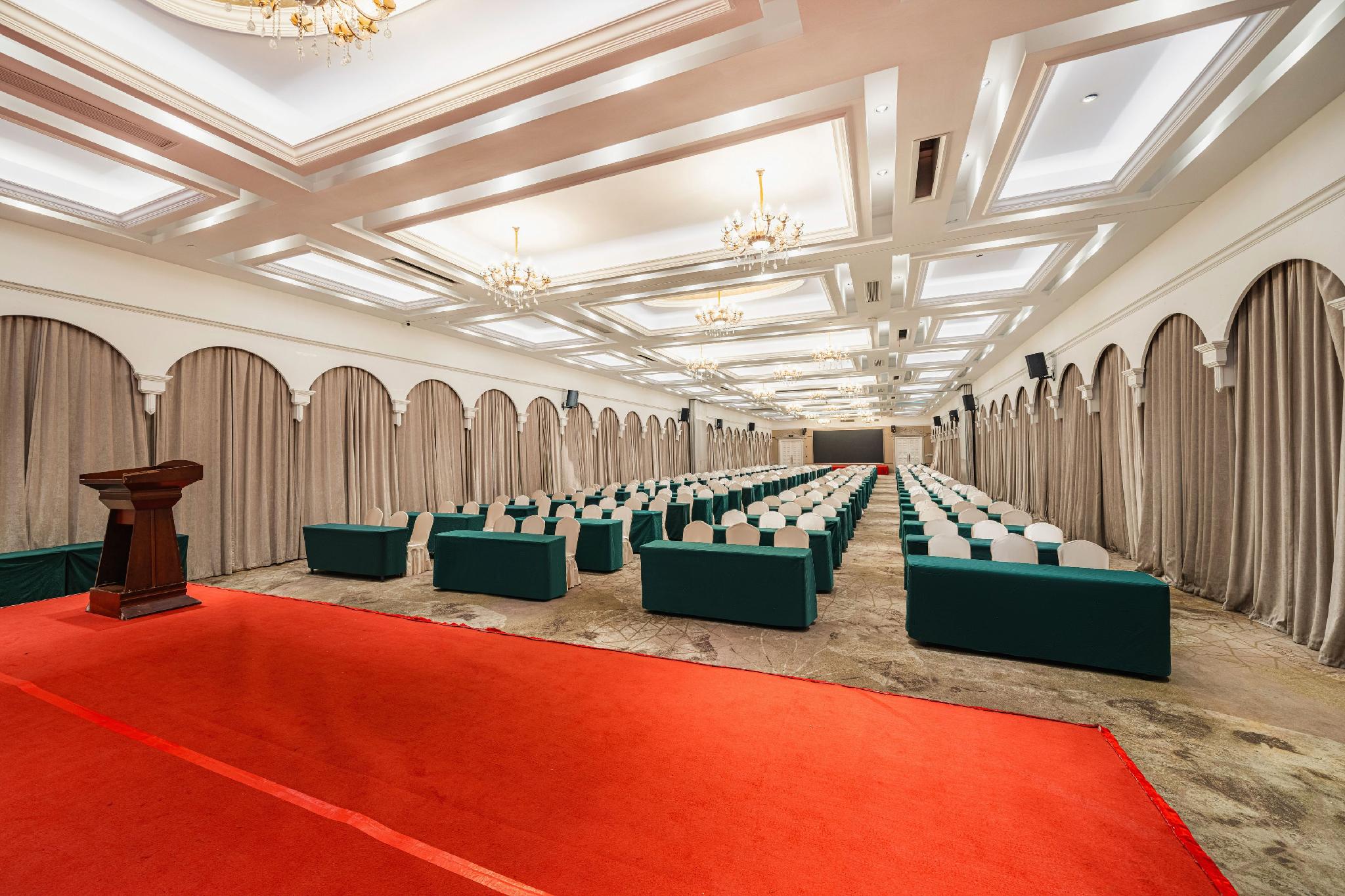 Vienna International Hotel ( Shanghai New International Expo Center Kangqiao Metro Station) 43/55