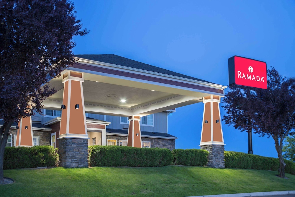 Ramada By Wyndham Moses Lake 3/54
